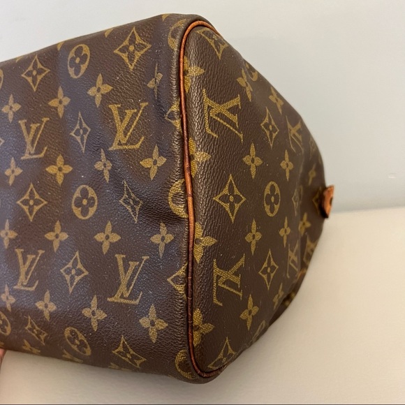 Louis Vuitton Monogram Canvas Speedy 30
(Authentic Pre-Owned) Women's VI0930 - Picture 11 of 16